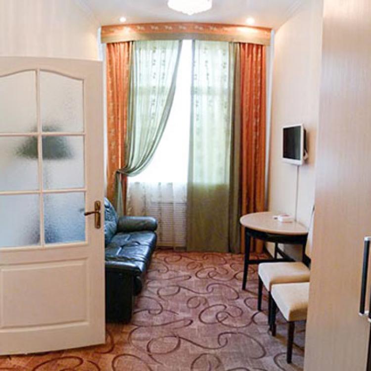 2 местный 2 комнатный Улучшенный без балкона в санатории Кавказ. Кисловодск