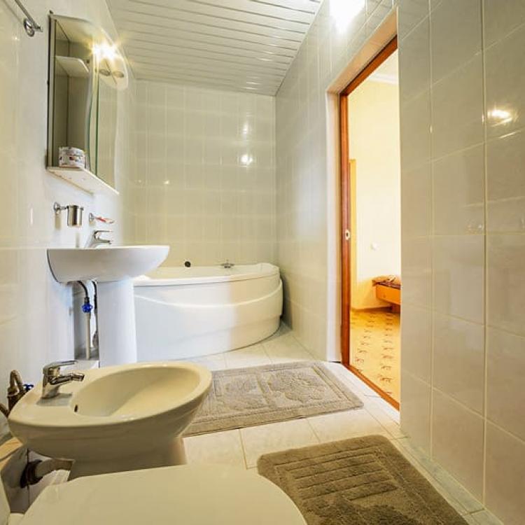 Ванная комната в номере 4 местные 4 комнатные Апартаменты в санатории Кавказ. Кисловодск