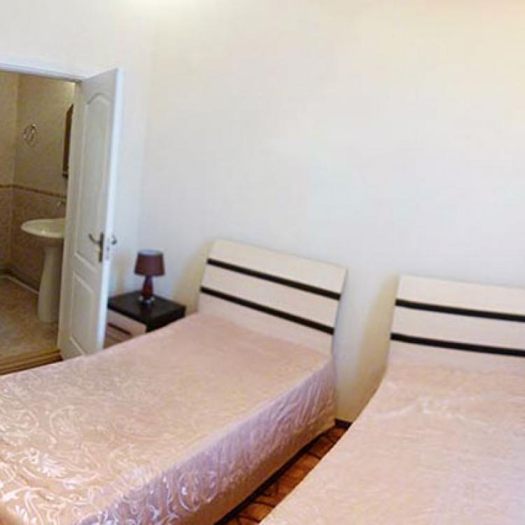 Спальные места в 2 местном 2 комнатном Улучшенном без балкона санатория Кавказ в Кисловодске
